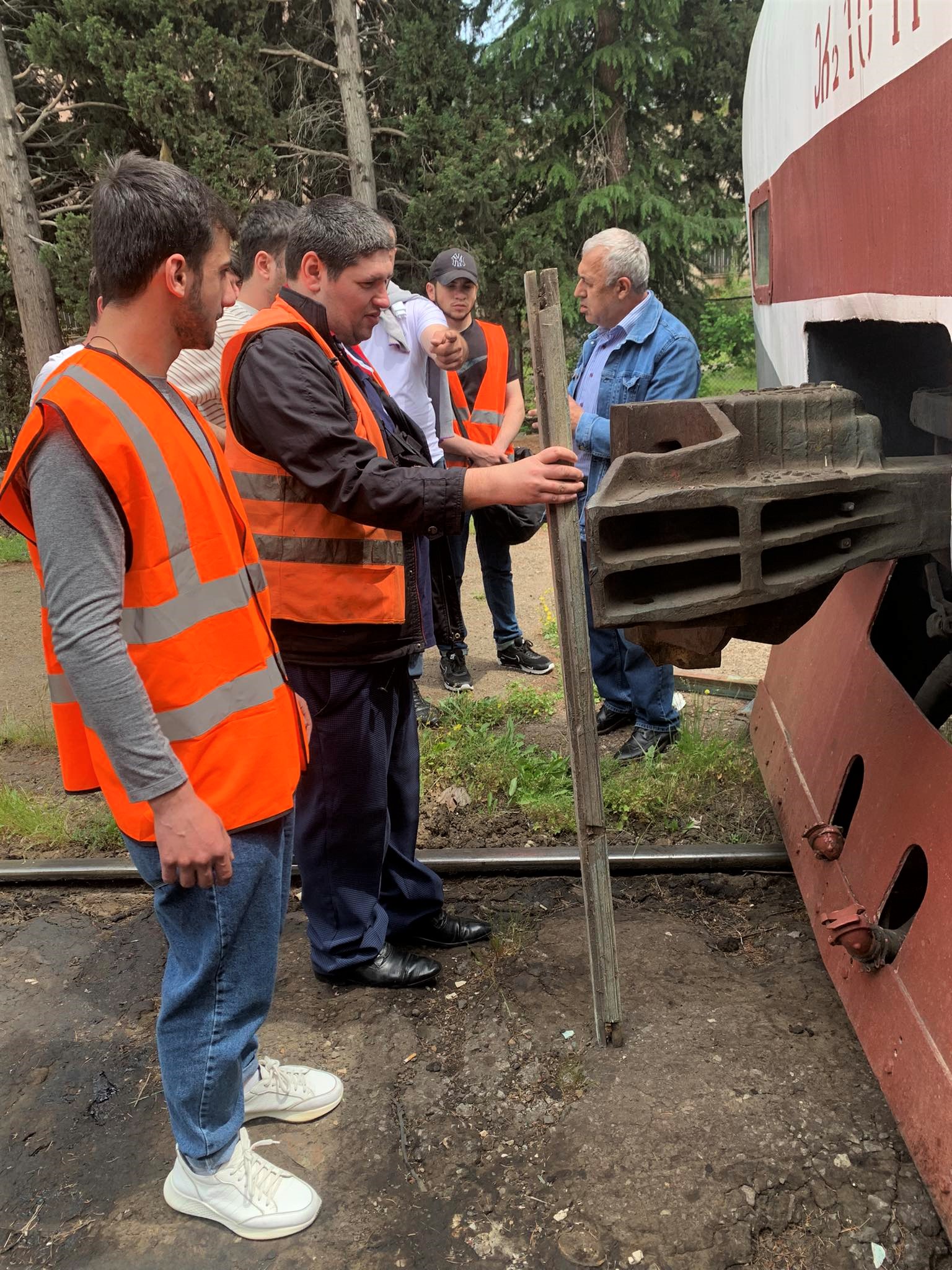 საკვალიფიკაციო გამოცდები ექვს დუალურ პროფესიულ საგანმანათლებლო პროგრამაზე